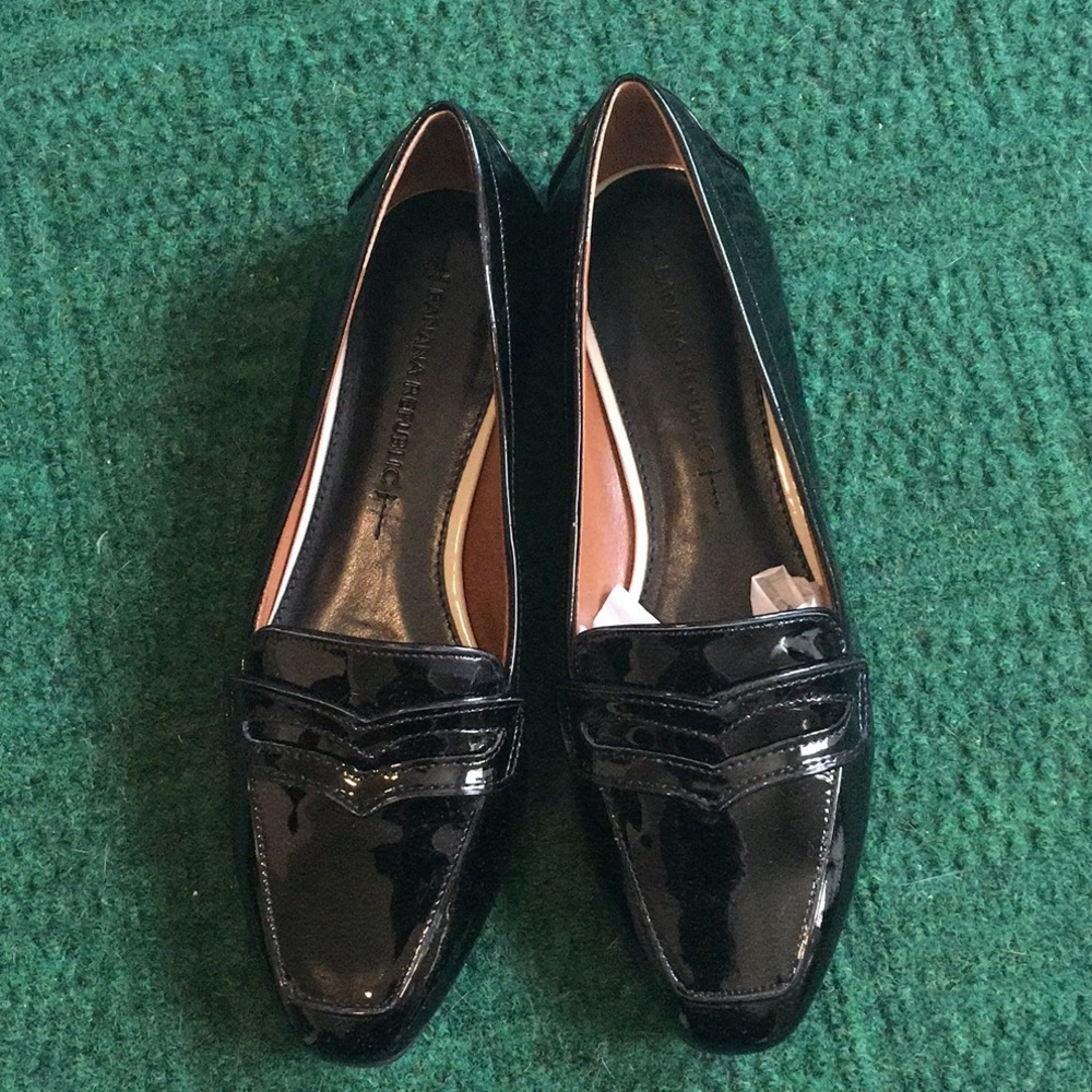 Banana republic Flats